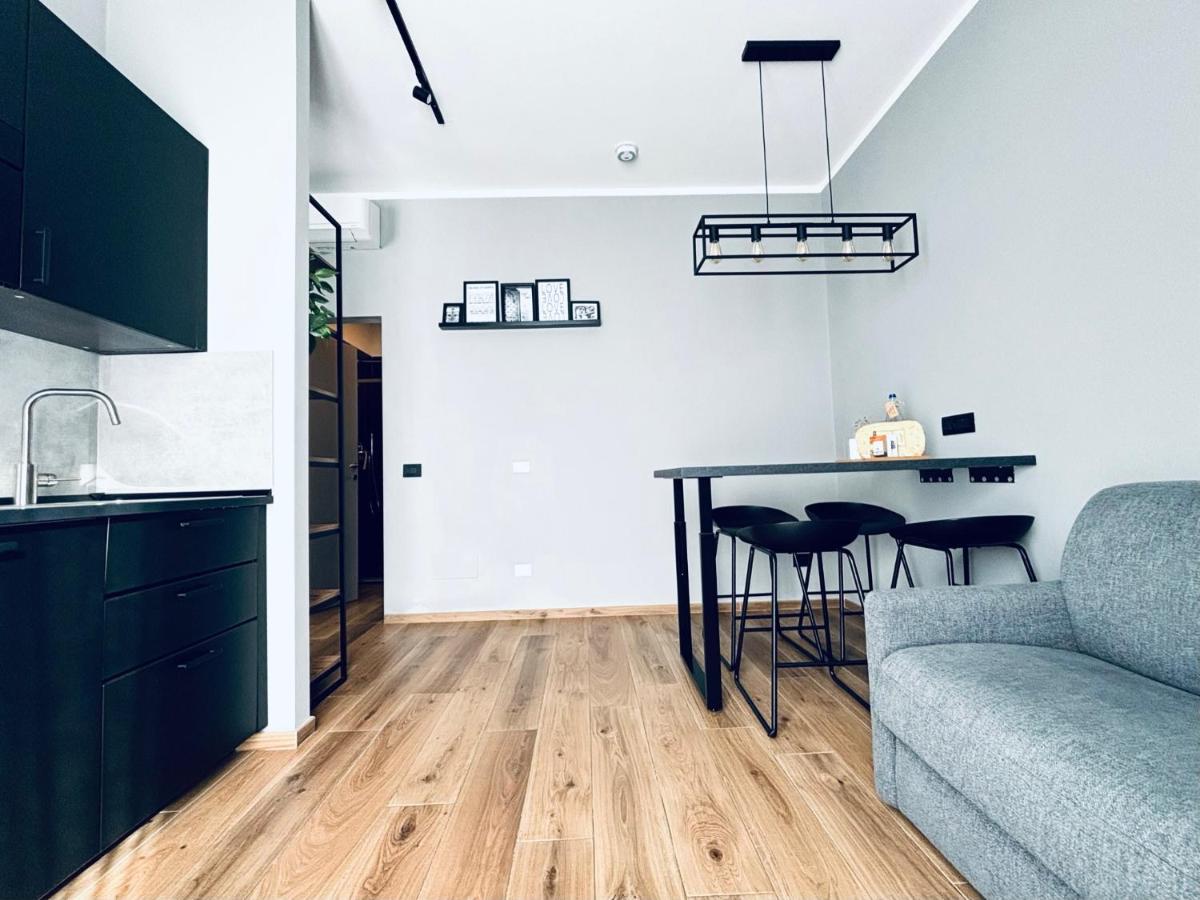 M4 BLACK Monolocale Moderno e Funzionale - 4