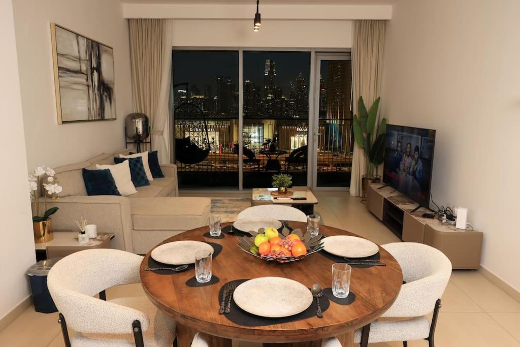 Stunning Burj Khalifa Views - Dubai Mall Access - Infinity Pool - MaxStays - 5