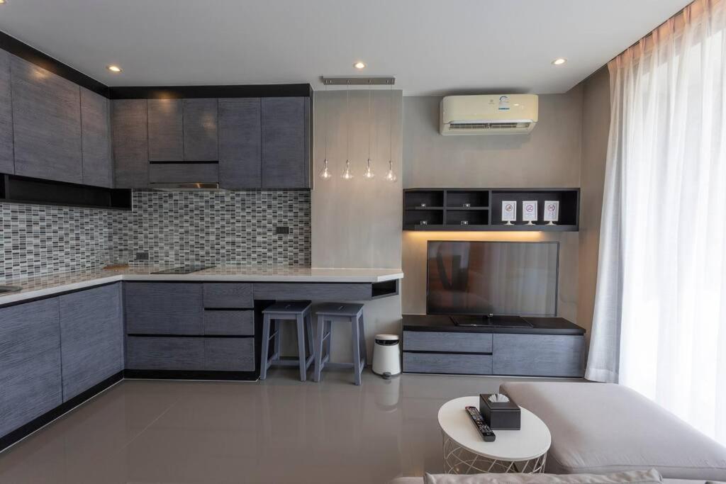 600m to beach New City gate P214 #c60 - 3