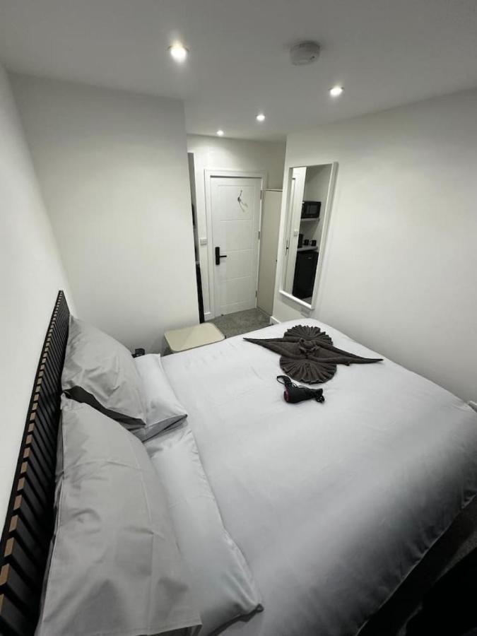 London Kings Cross Room w Bath - 2