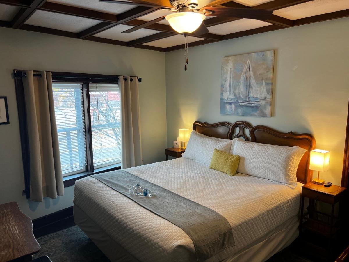 Historic Hotel Nichols — photo 21