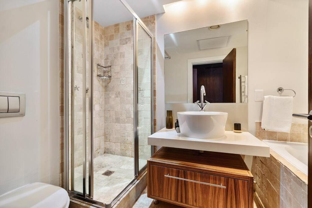 Stylish 2-Bed apartment in the heart of Cape Town - 3