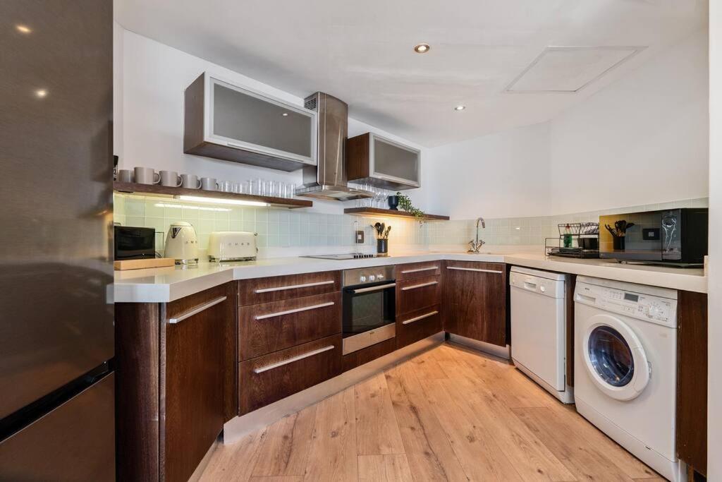 Stylish 2-Bed apartment in the heart of Cape Town - 2