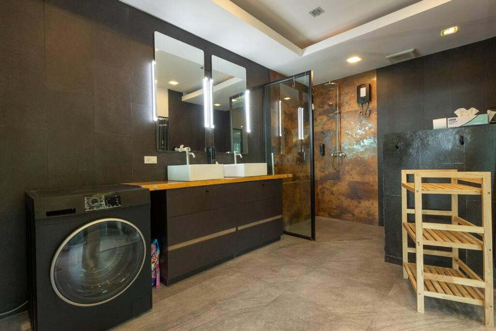 4 Big Separate Apartments SeaView 8KingBeds v104 - 4