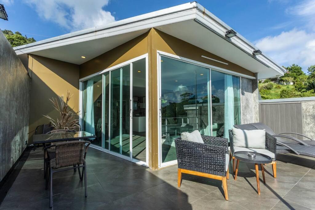 4 Big Separate Apartments SeaView 8KingBeds v104 - 3