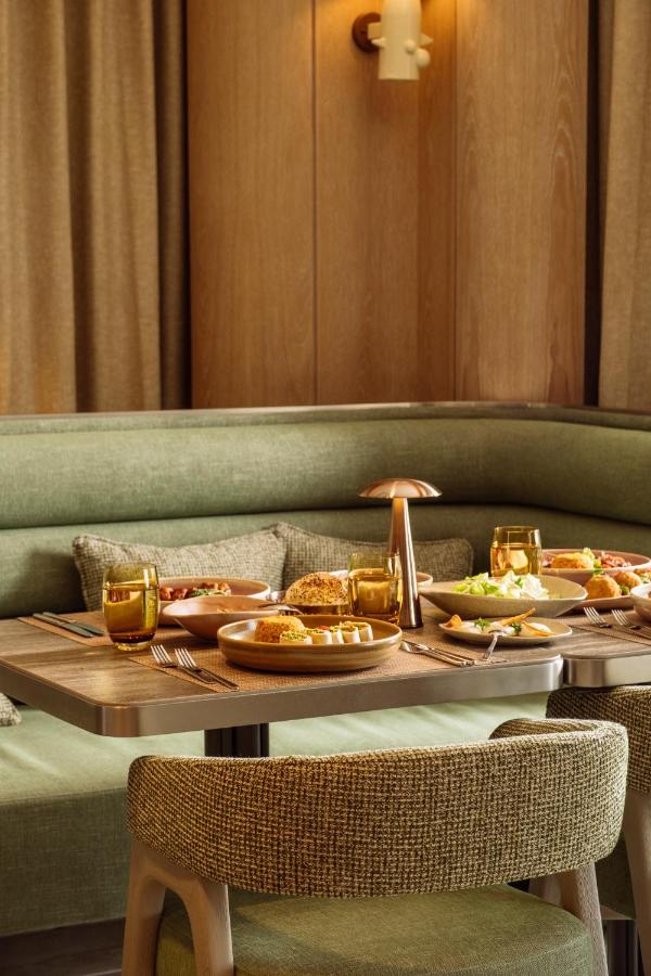 Renaissance Polat Istanbul Hotel - 4