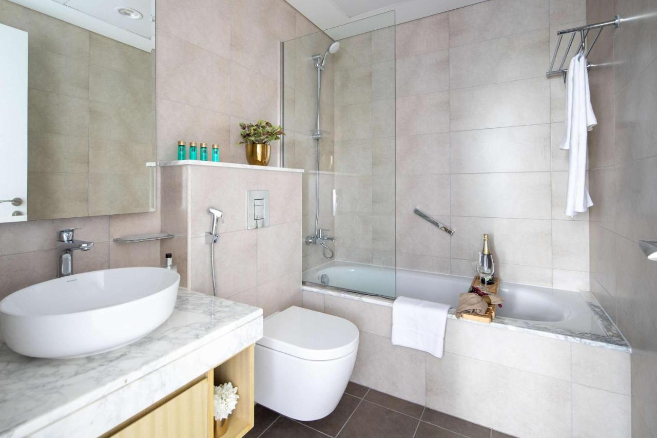 Frank Porter - Aykon City Tower C - 3