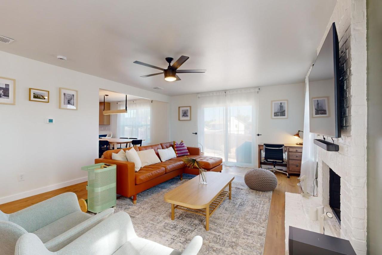 The Burgundy House - 5