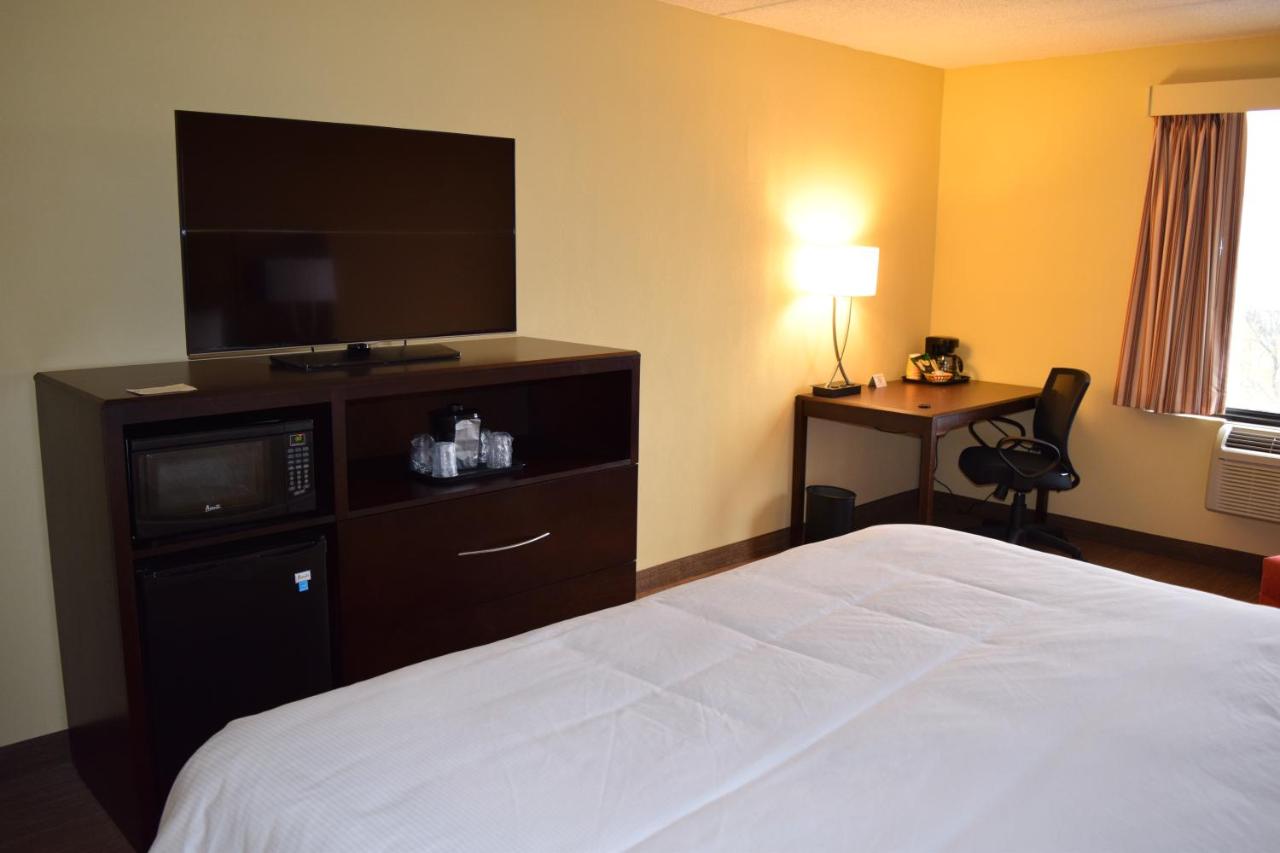 BridgePointe Hotel & Marina — photo 16