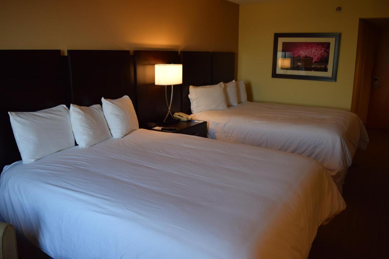 BridgePointe Hotel & Marina — photo 18