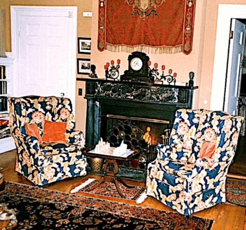 Whistler's Inn — photo 16