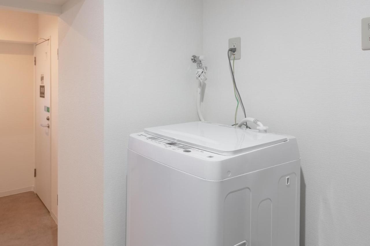 Higashi-Shinjuku 1012 - 4