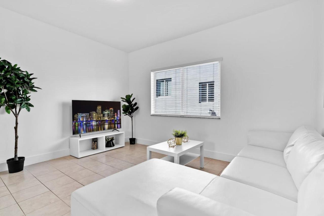 Charming 3BR 2Bth Apt ENJOY the 8th Street