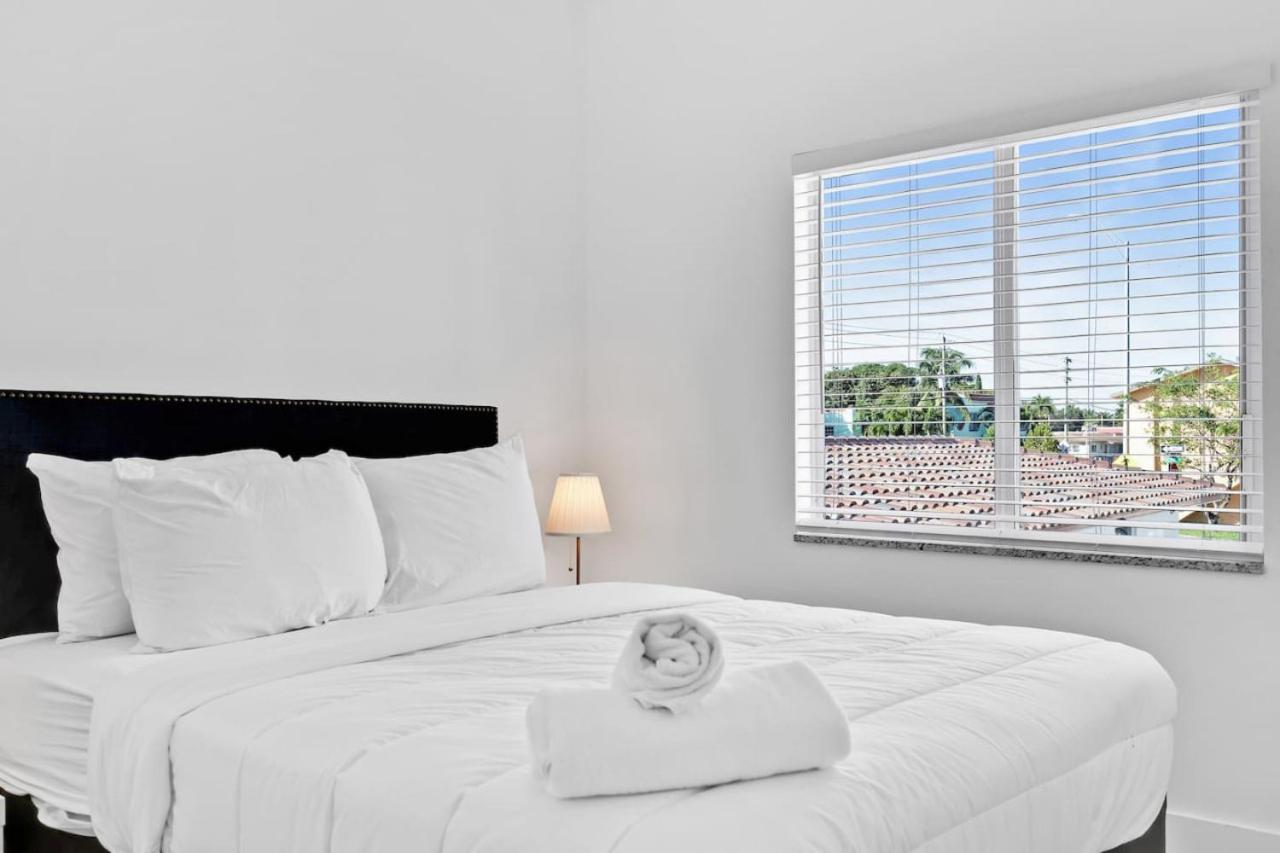 Charming 3BR 2Bth Apt ENJOY the 8th Street - 2