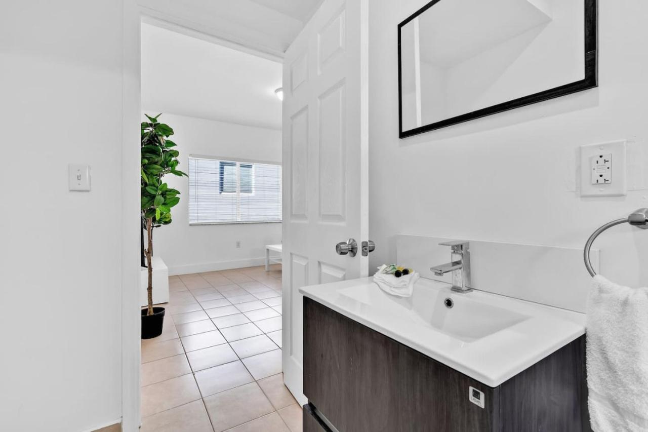 Charming 3BR 2Bth Apt ENJOY the 8th Street - 3