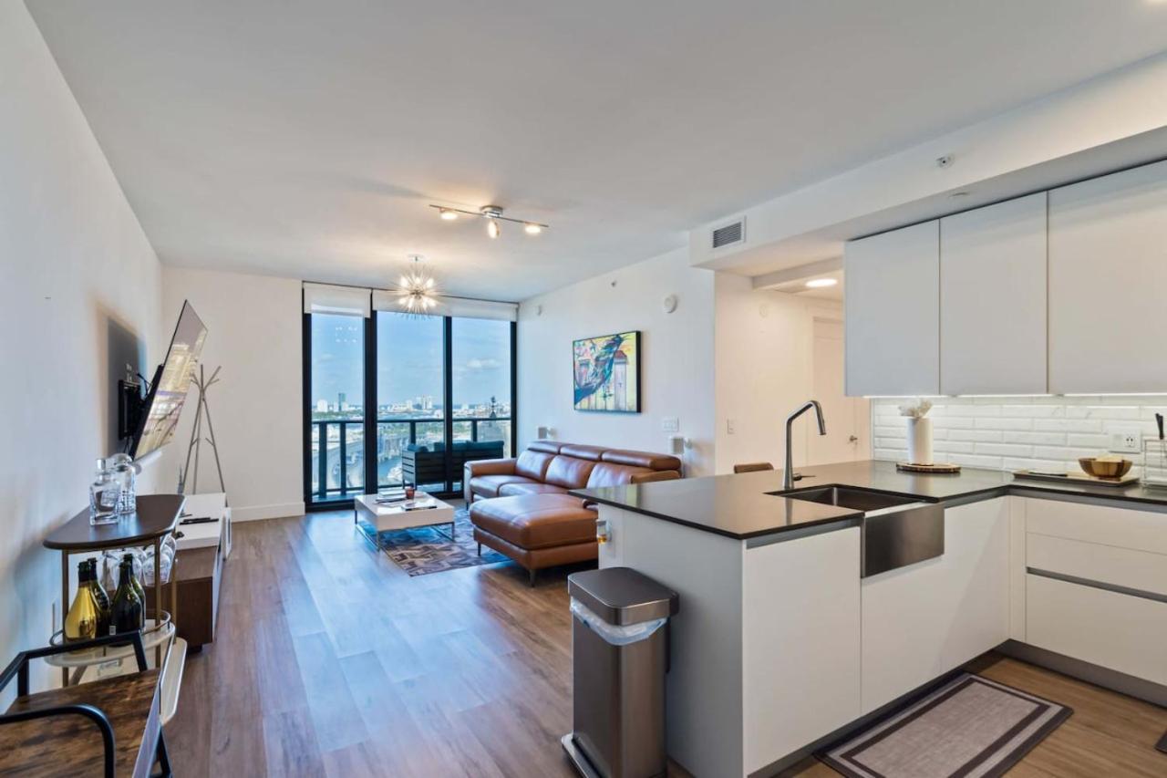 Lux 2BD Apt with Stunning Water Views - 5