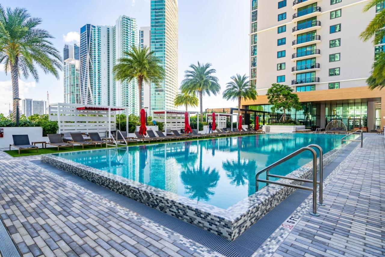 Lux 2BD Apt with Stunning Water Views - 4