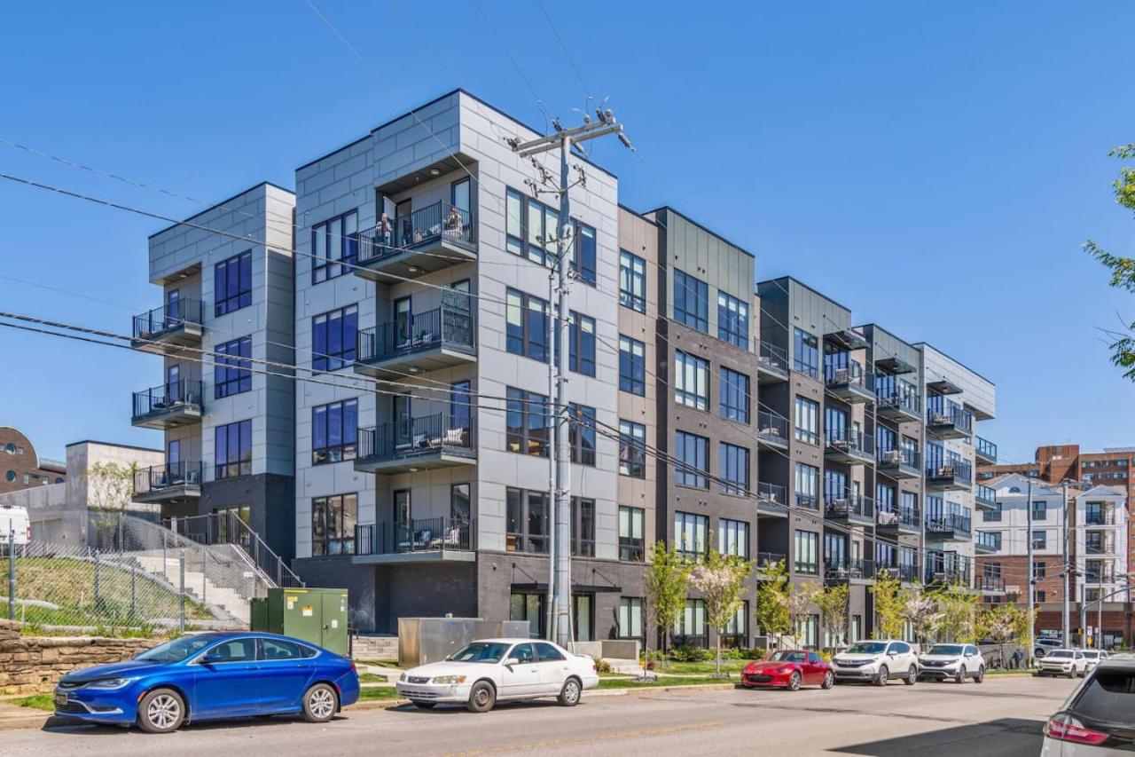 Walk to Nightlife, Vanderbilt, Minutes to Broadway - 2