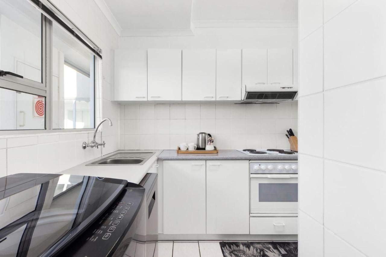 Odeon Towers 1102 - 4