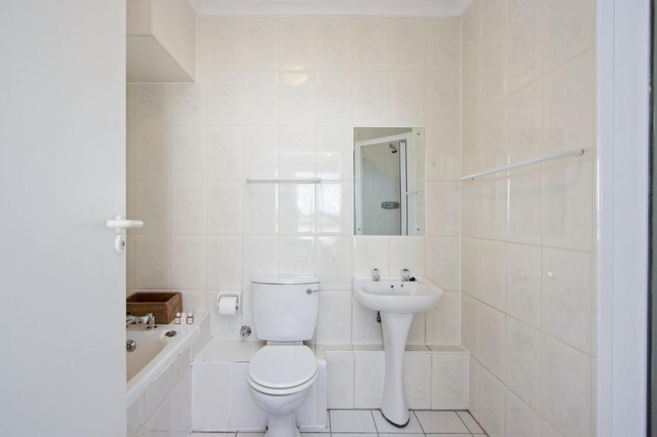 Odeon Towers 1102 - 5