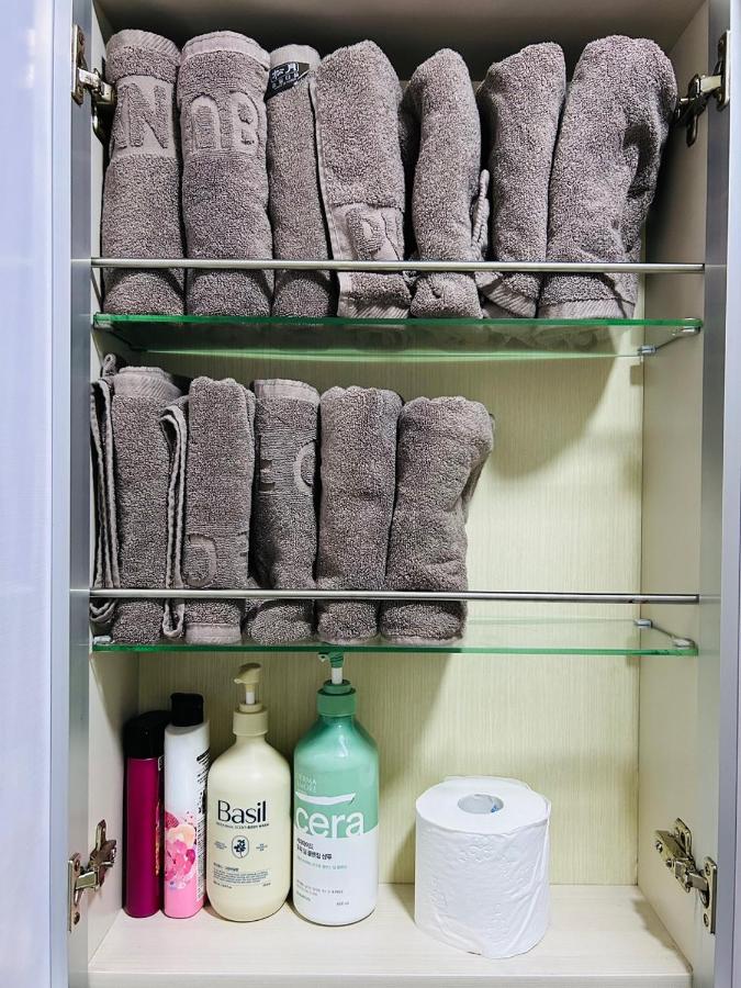 NS Nakseongdae Station is a two-minute walk away from my home - 3