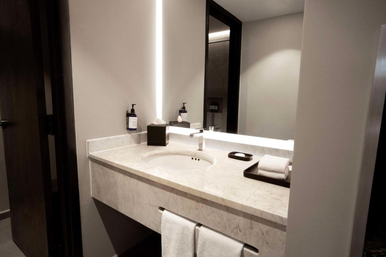 Hilton Mexico City Airport - 4