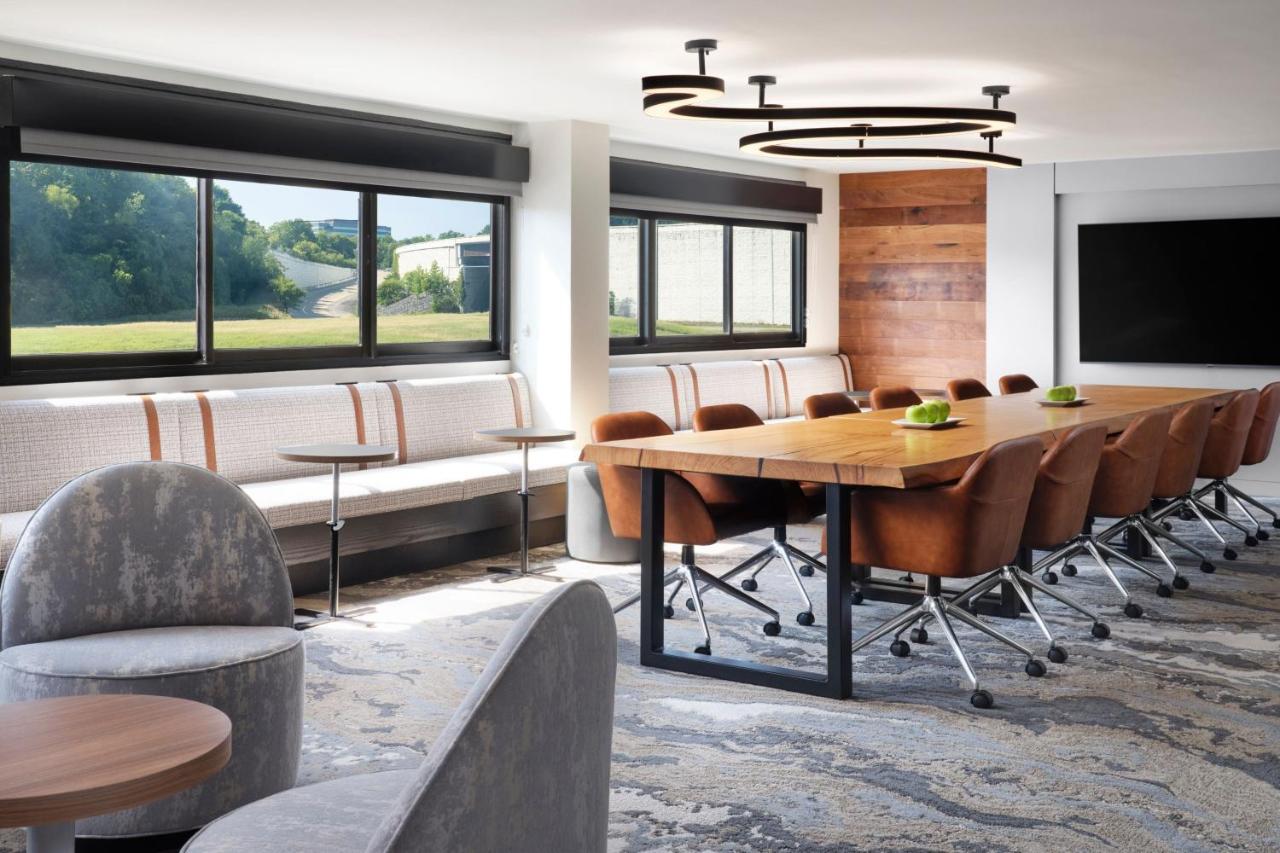 Nashville Airport Marriott - 3