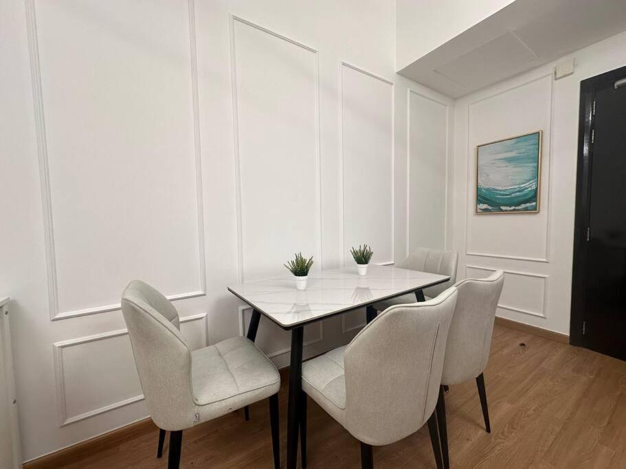 Stunning Newly Furnished Apartment Dubai Marina - 5