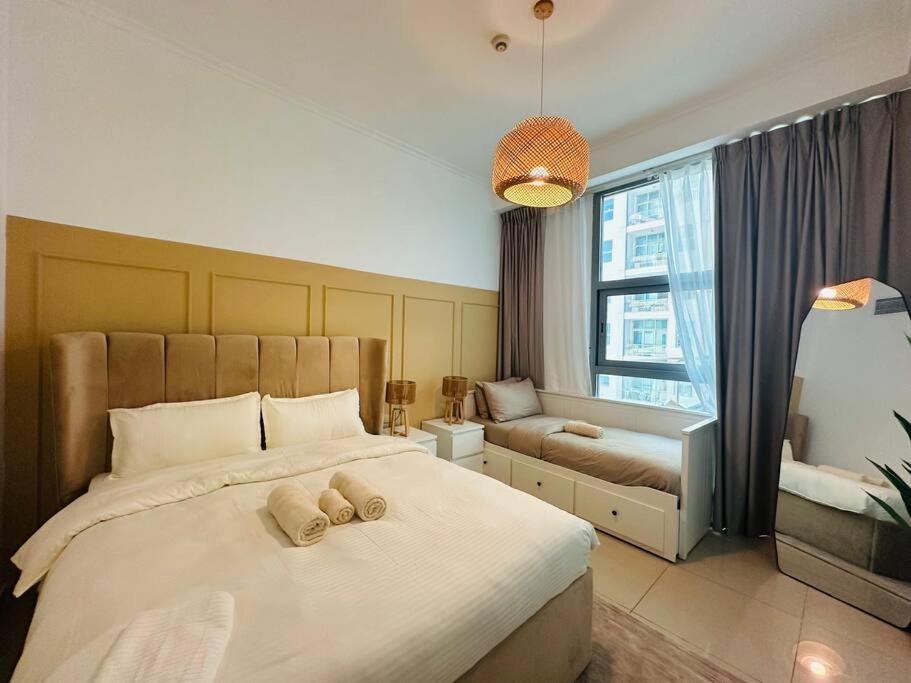 Stunning Newly Furnished Apartment Dubai Marina - 2