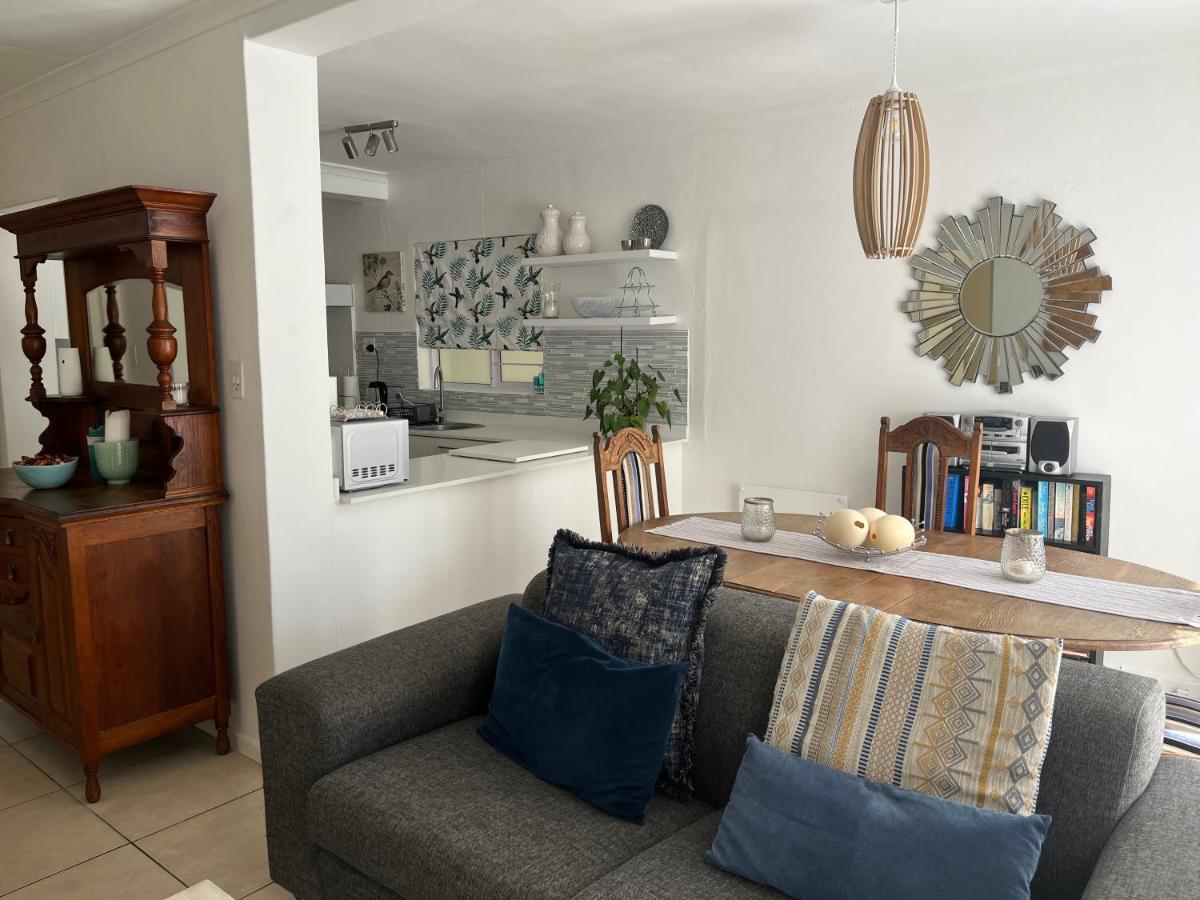 On Broadwalk Cottage - 4