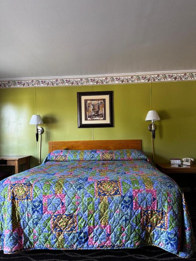Don's Motel — photo 8