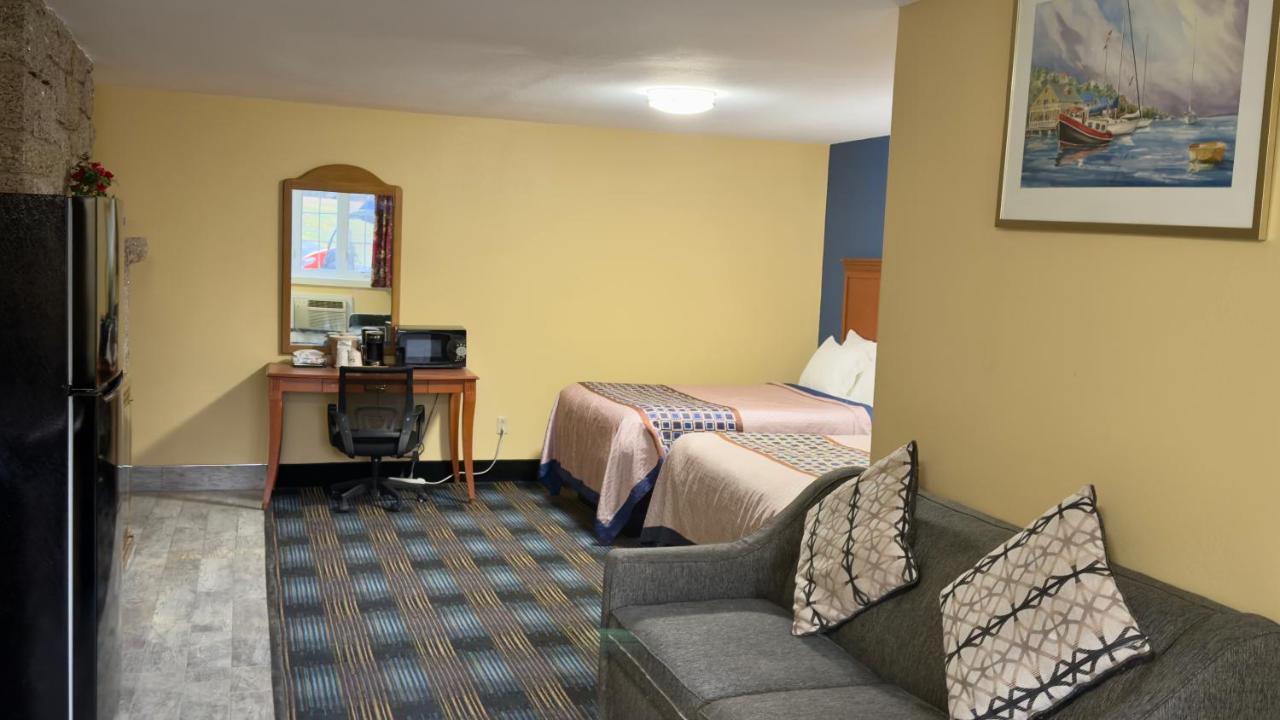 Swiss Chalets Village Inn — photo 12