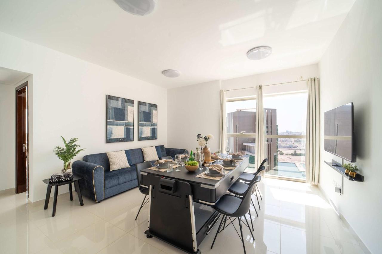 Frank Porter - Marina Square 8