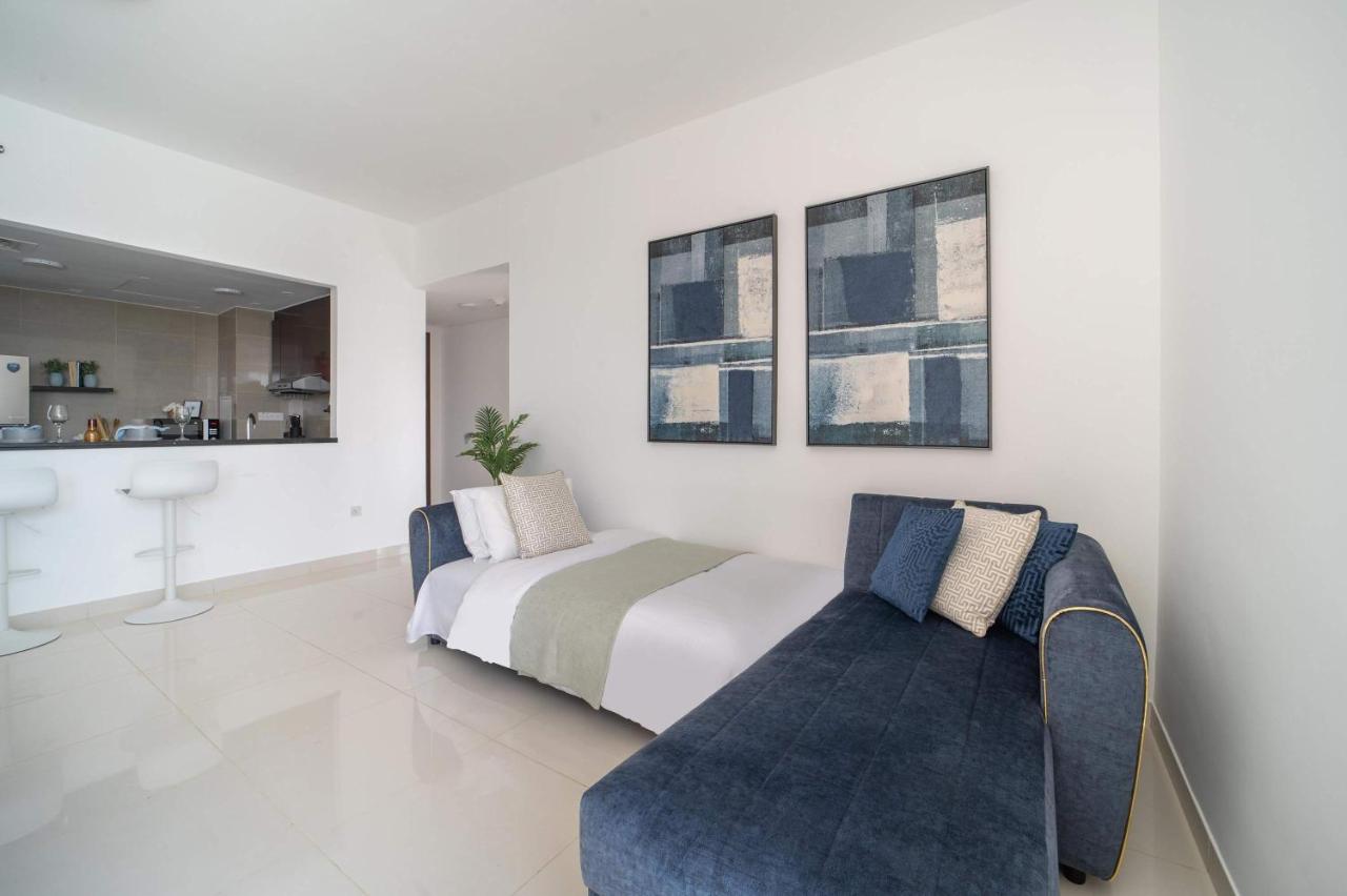 Frank Porter - Marina Square 8 - 5