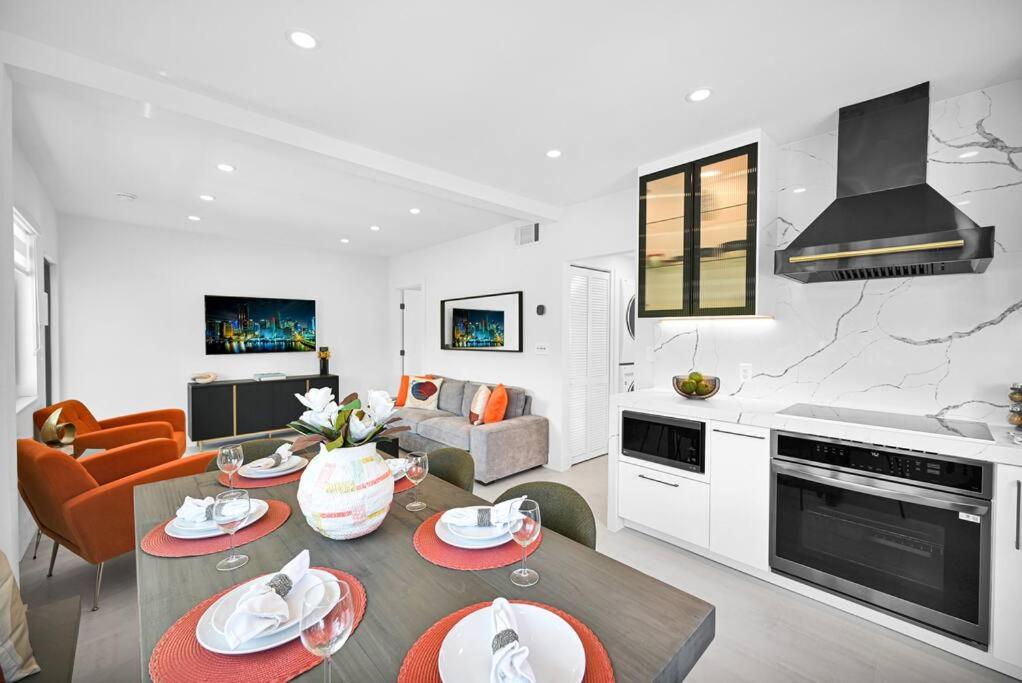 Modern Private Oasis by Design District & Wynwood - 5