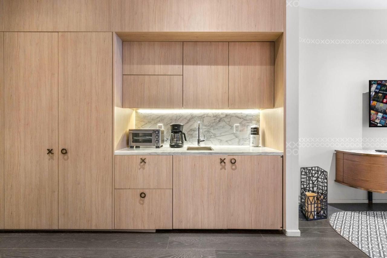 Luxury King Suite W City view at SLS Brickell - 3