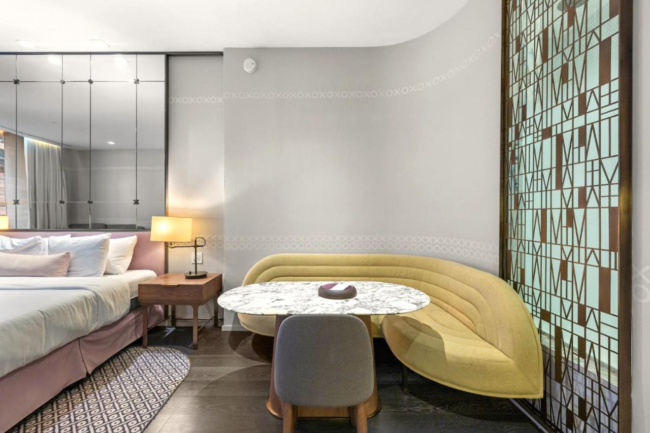 Luxury King Suite W City view at SLS Brickell - 4