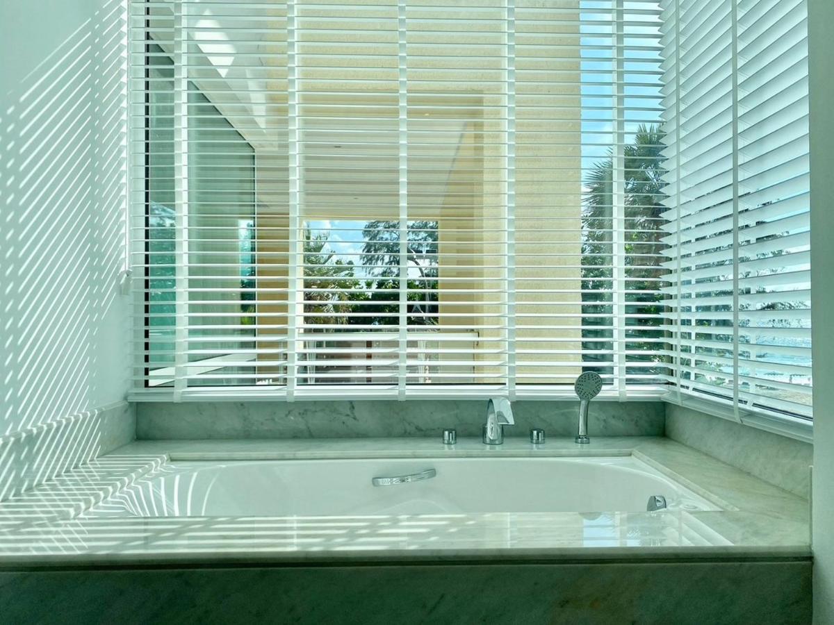 Karon Seaview Beachfront - 2 BR Apartment At Paradox Residence - 2