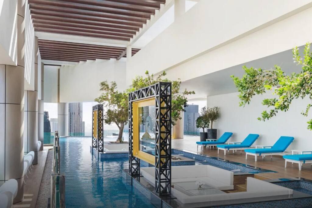 Highest Infinity Pool Burj Khalifa View - 4