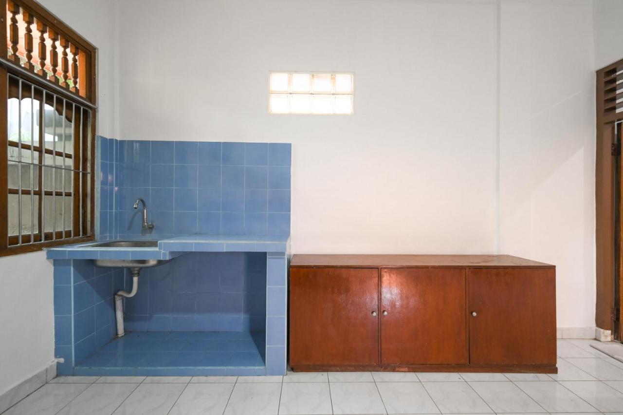 Ceria Guesthouse Seminyak Mitra RedDoorz - 4