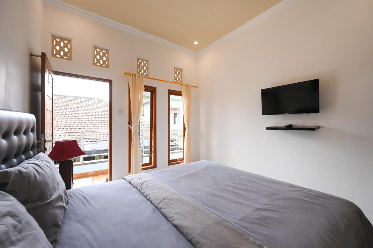 Ceria Guesthouse Seminyak Mitra RedDoorz - 3