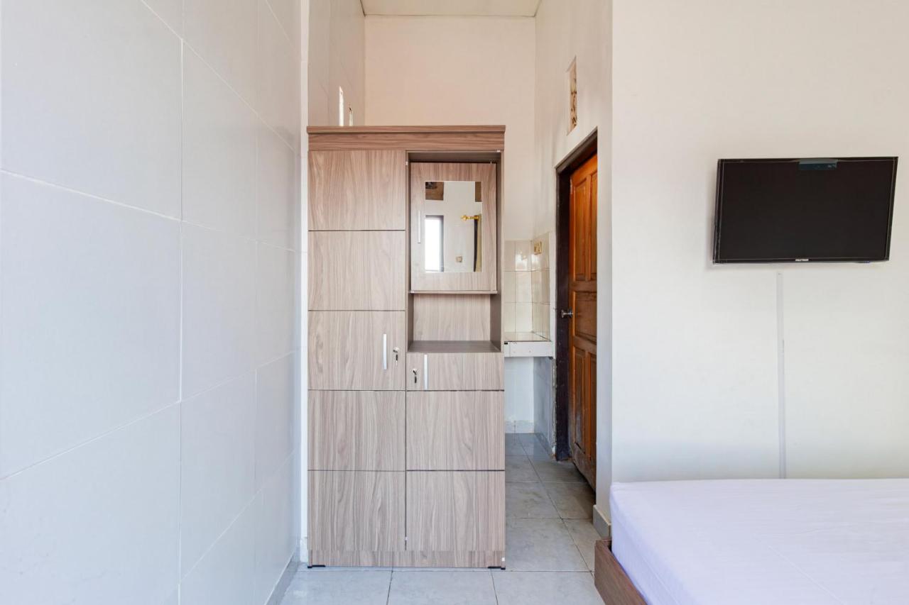 SN Guest House Near Trans Studio Mall - 4