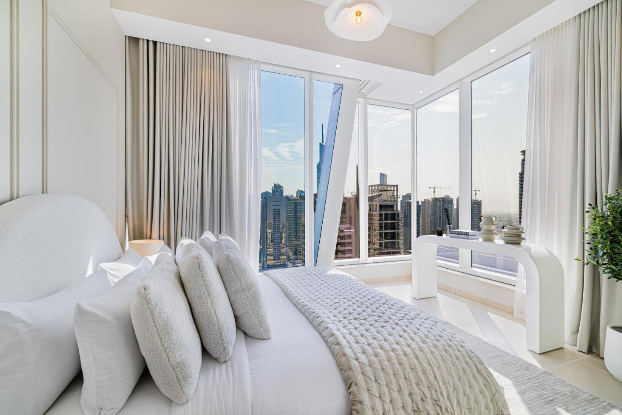 Daniels Stylish 1BR at Silverene Tower Dubai Marina - 2