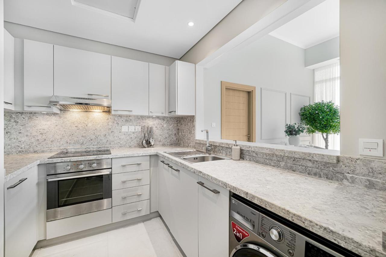 Daniels Stylish 1BR at Silverene Tower Dubai Marina - 4