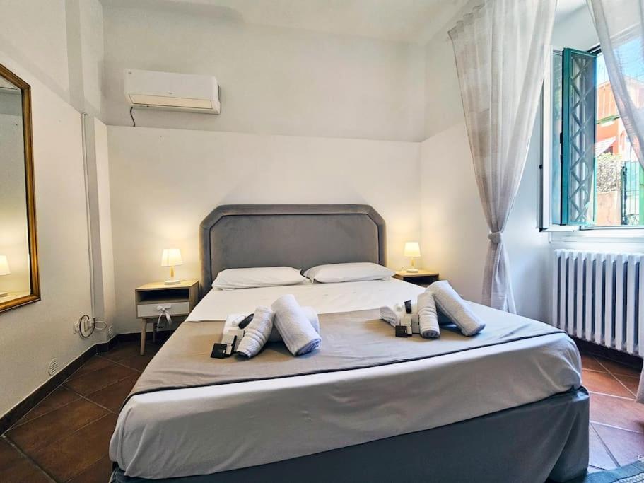 Vicolo di Monte del Gallo 24 - Vatican City - 2