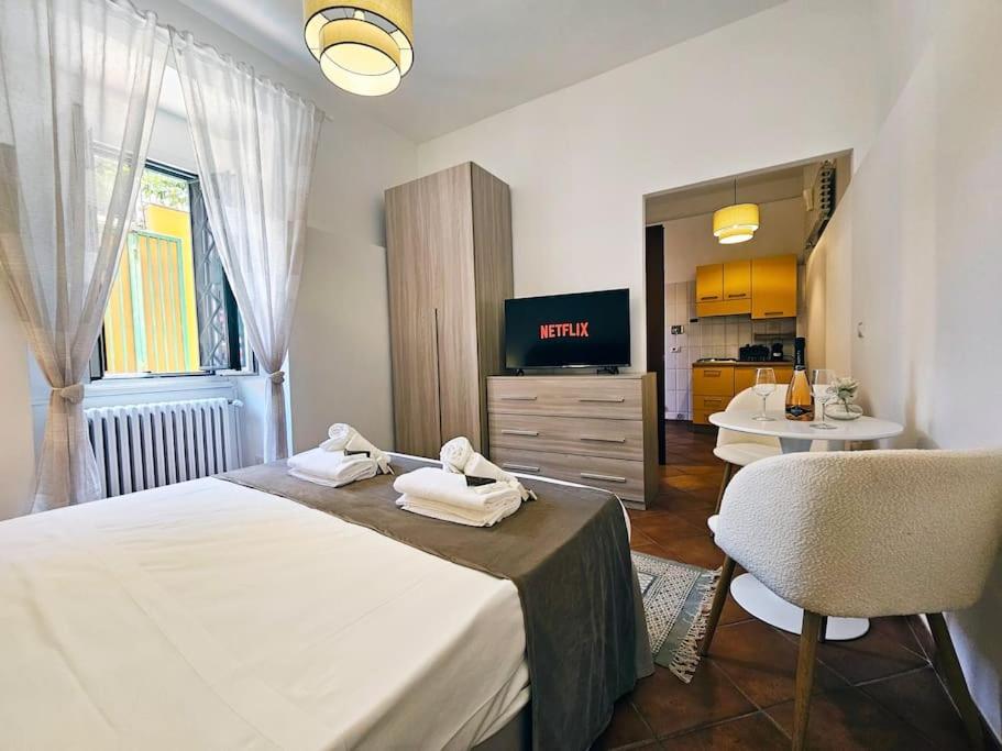 Vicolo di Monte del Gallo 24 - Vatican City - 5