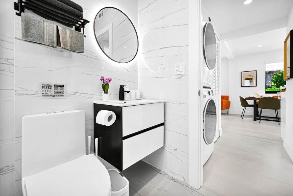 Stylish Modern Home near Wynwood & Design District - 3