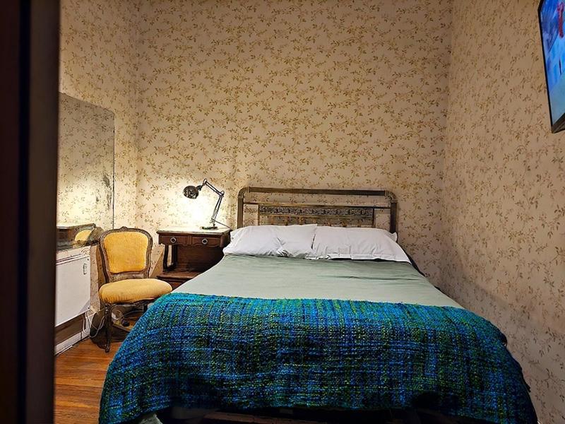 Comodo piso en Buenos Aires centro, cerca de importantes avenidas centros gastronomicos y plaza Houssey, - 2