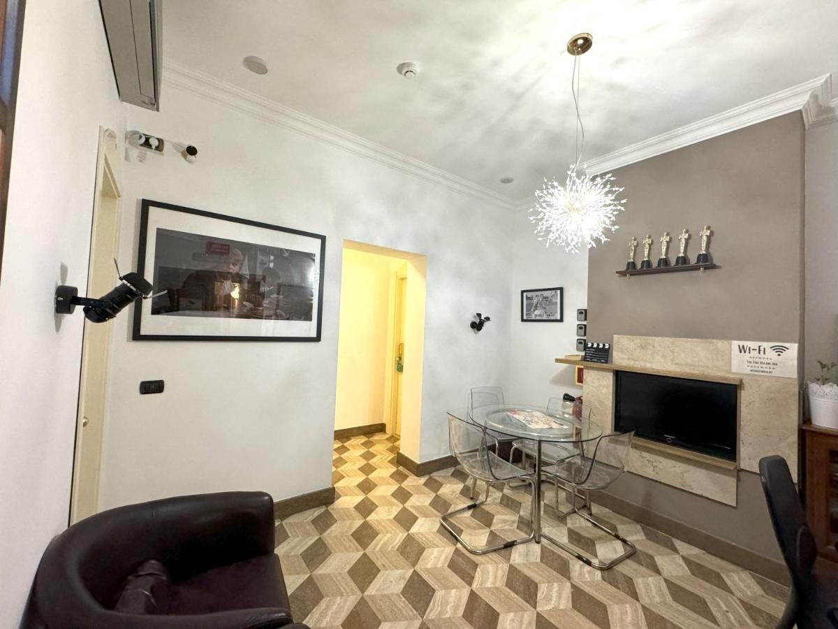 The Five Oscars Inn - 5