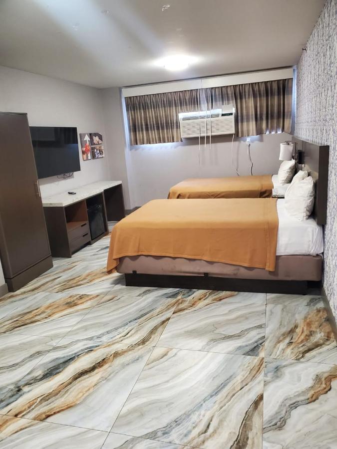 The Essence Hotel at JFK — photo 10